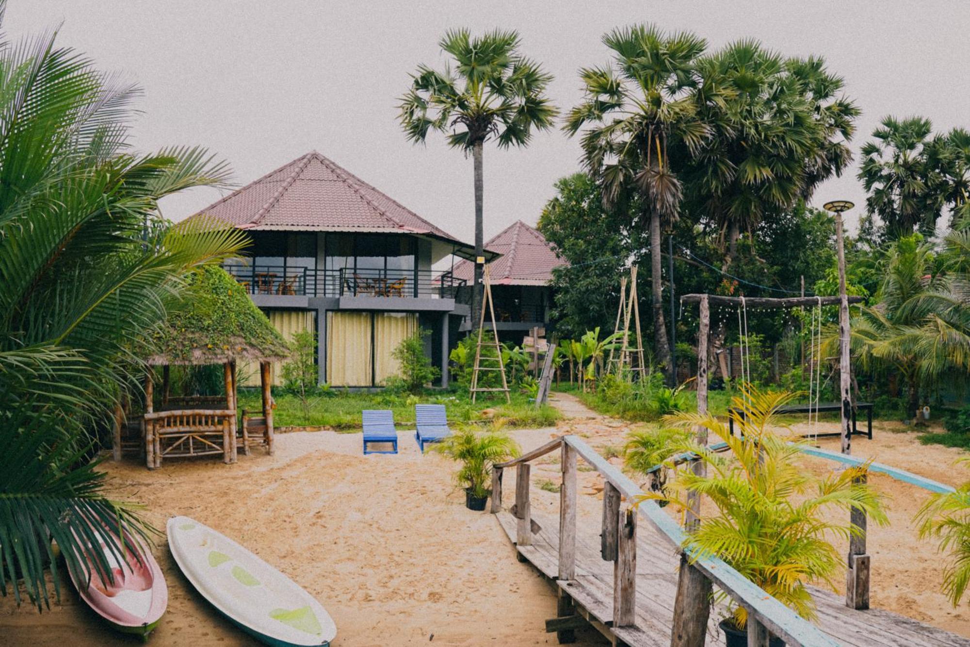Funky Moon Kampot Hostel Bagian luar foto